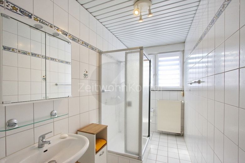 Ruhig und gr&uuml;n, gut angebunden, WLAN aktiv, PKW-Stellplatz und  Balkon!  M&uuml;lheim Grenze Essen am Naturschutzgebiet