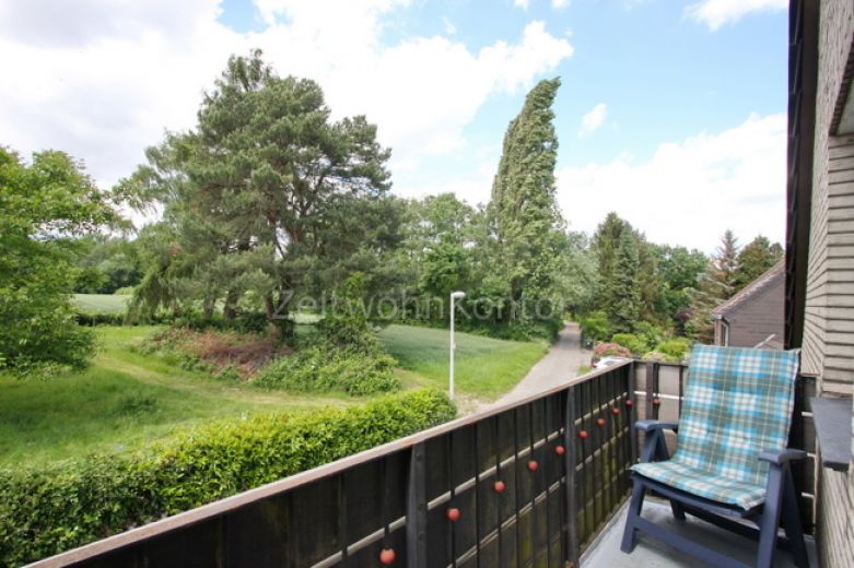 Ruhig und gr&uuml;n, gut angebunden, WLAN aktiv, PKW-Stellplatz und  Balkon!  M&uuml;lheim Grenze Essen am Naturschutzgebiet