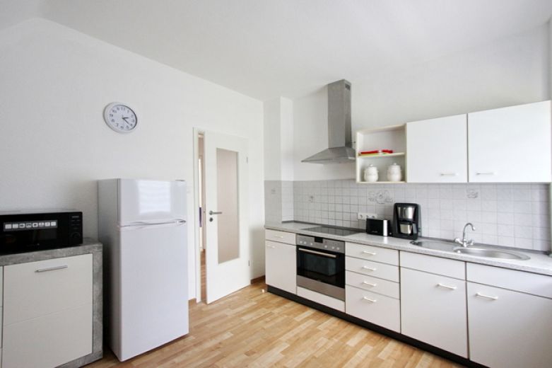 Ruhig und gr&uuml;n, gut angebunden, WLAN aktiv, PKW-Stellplatz und  Balkon!  M&uuml;lheim Grenze Essen am Naturschutzgebiet