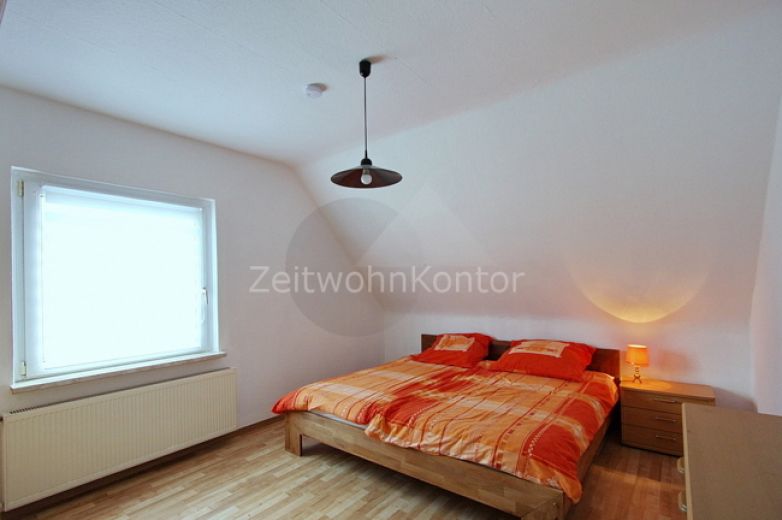 Ruhig und gr&uuml;n, gut angebunden, WLAN aktiv, PKW-Stellplatz und  Balkon!  M&uuml;lheim Grenze Essen am Naturschutzgebiet