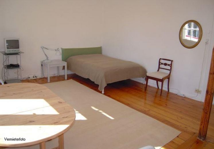 Helle ruhige Einliegerwohnung mit Balkon in Charlottenburg, im 1. Stock eines Einfamilienhauses