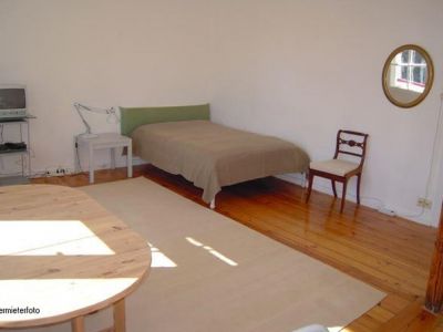 Helle ruhige Einliegerwohnung mit Balkon in Charlottenburg, im 1. Stock eines Einfamilienhauses