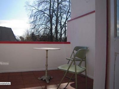 Helle ruhige Einliegerwohnung mit Balkon in Charlottenburg, im 1. Stock eines Einfamilienhauses