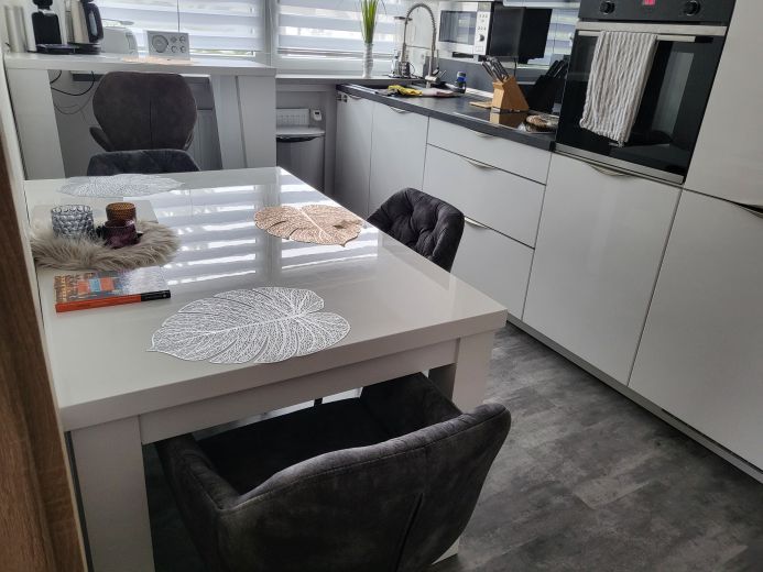 Luxusapartment m. Klima in Toplage, mit Parken am Haus