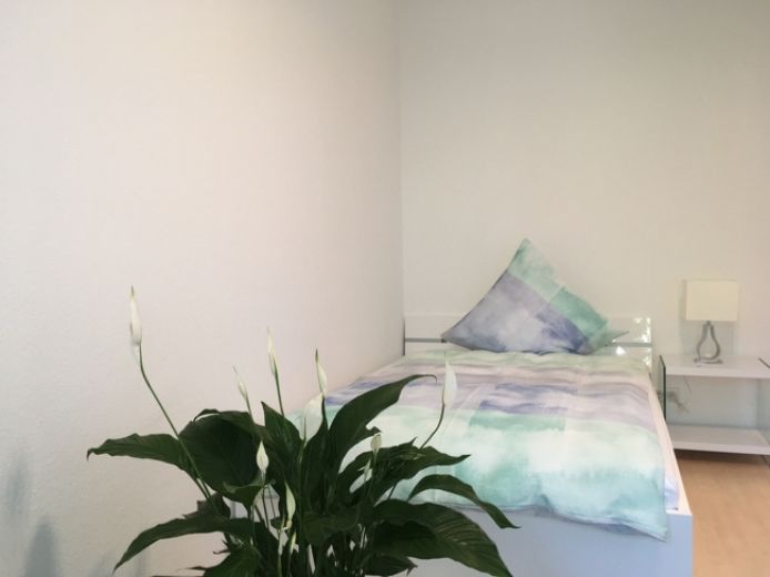 Schicke 2 Zimmer Business-Wohnung mit Balkon Nähe Innogy/RWE/HBF