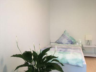 Schicke 2 Zimmer Business-Wohnung mit Balkon Nähe Innogy/RWE/HBF