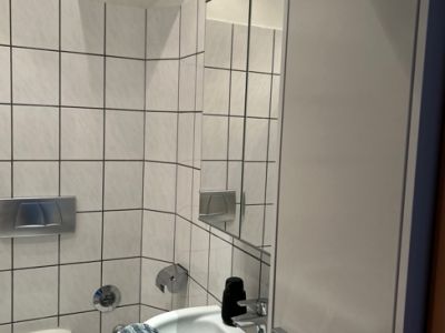 Ideal f&uuml;r die Familie! 3 Zimmer Wohnung mit 2 Schlafzimmern, 2 B&auml;dern und Balkon in Essen Bredeney!