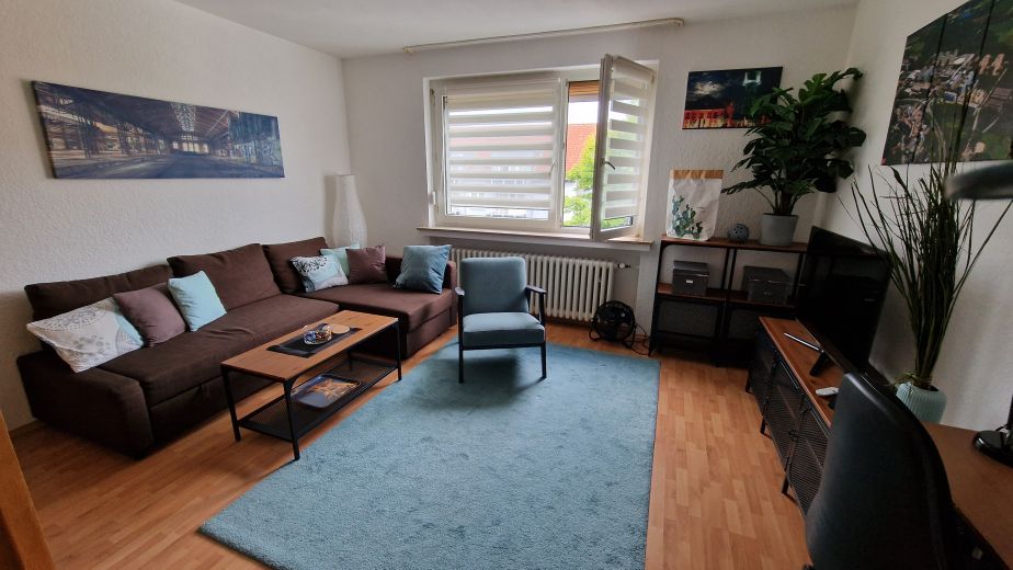 gemütliches 1,5 Zimmer-Apt. + KDB, 40qm,  möbliert, Vollausstatt., ruhige zentr. Lage,  Nähe Bus zur Uni  Haltestelle
