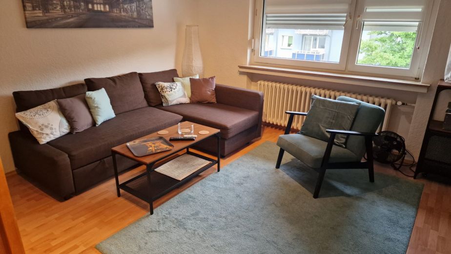 gemütliches 1,5 Zimmer-Apt. + KDB, 40qm,  möbliert, Vollausstatt., ruhige zentr. Lage,  Nähe Bus zur Uni  Haltestelle