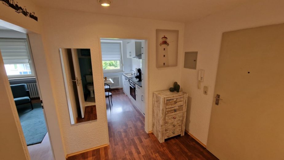 gemütliches 1,5 Zimmer-Apt. + KDB, 40qm,  möbliert, Vollausstatt., ruhige zentr. Lage,  Nähe Bus zur Uni  Haltestelle