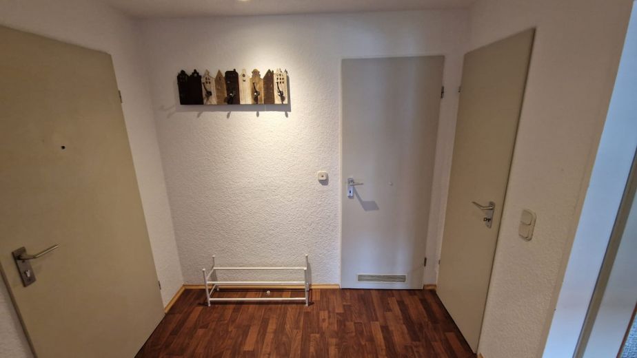 gemütliches 1,5 Zimmer-Apt. + KDB, 40qm,  möbliert, Vollausstatt., ruhige zentr. Lage,  Nähe Bus zur Uni  Haltestelle