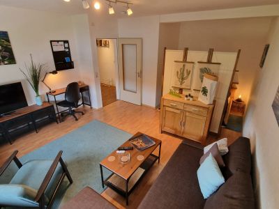 gemütliches 1,5 Zimmer-Apt. + KDB, 40qm,  möbliert, Vollausstatt., ruhige zentr. Lage,  Nähe Bus zur Uni  Haltestelle