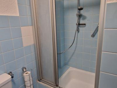 gemütliches 1,5 Zimmer-Apt. + KDB, 40qm,  möbliert, Vollausstatt., ruhige zentr. Lage,  Nähe Bus zur Uni  Haltestelle