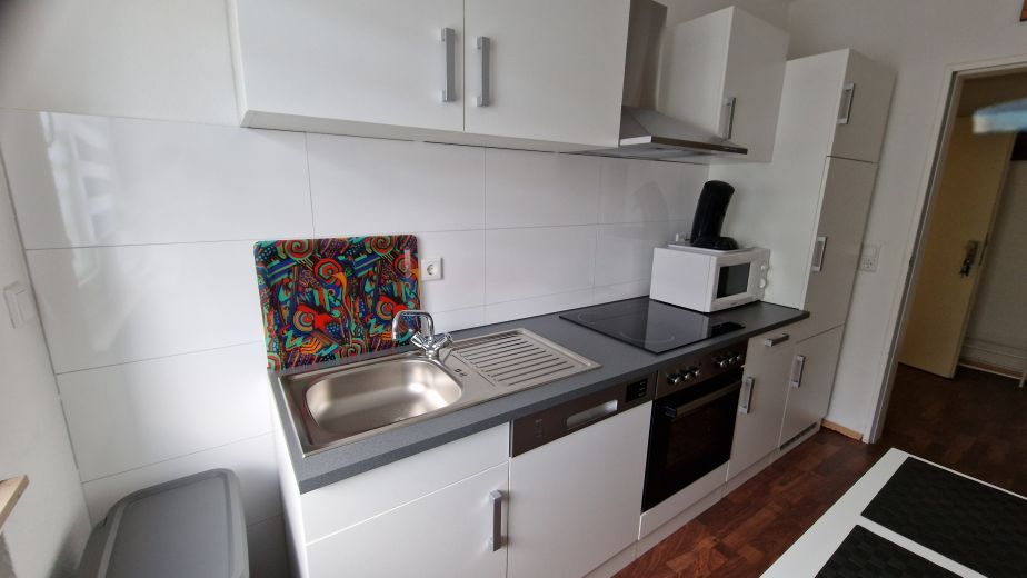 gemütliches 1,5 Zimmer-Apt. + KDB, 40qm,  möbliert, Vollausstatt., ruhige zentr. Lage,  Nähe Bus zur Uni  Haltestelle