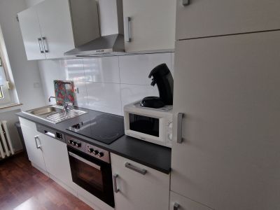 gemütliches 1,5 Zimmer-Apt. + KDB, 40qm,  möbliert, Vollausstatt., ruhige zentr. Lage,  Nähe Bus zur Uni  Haltestelle