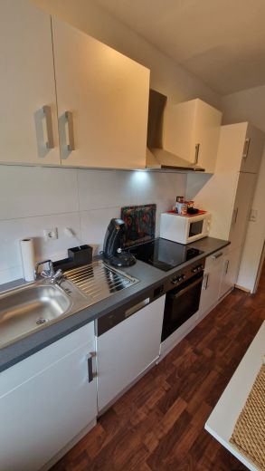 gemütliches 1,5 Zimmer-Apt. + KDB, 40qm,  möbliert, Vollausstatt., ruhige zentr. Lage,  Nähe Bus zur Uni  Haltestelle