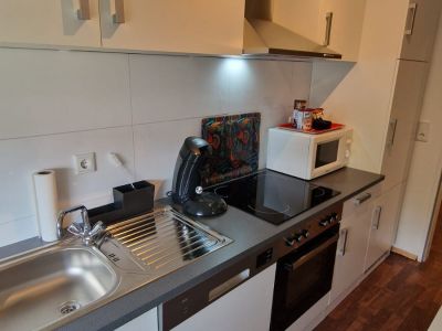 gemütliches 1,5 Zimmer-Apt. + KDB, 40qm,  möbliert, Vollausstatt., ruhige zentr. Lage,  Nähe Bus zur Uni  Haltestelle