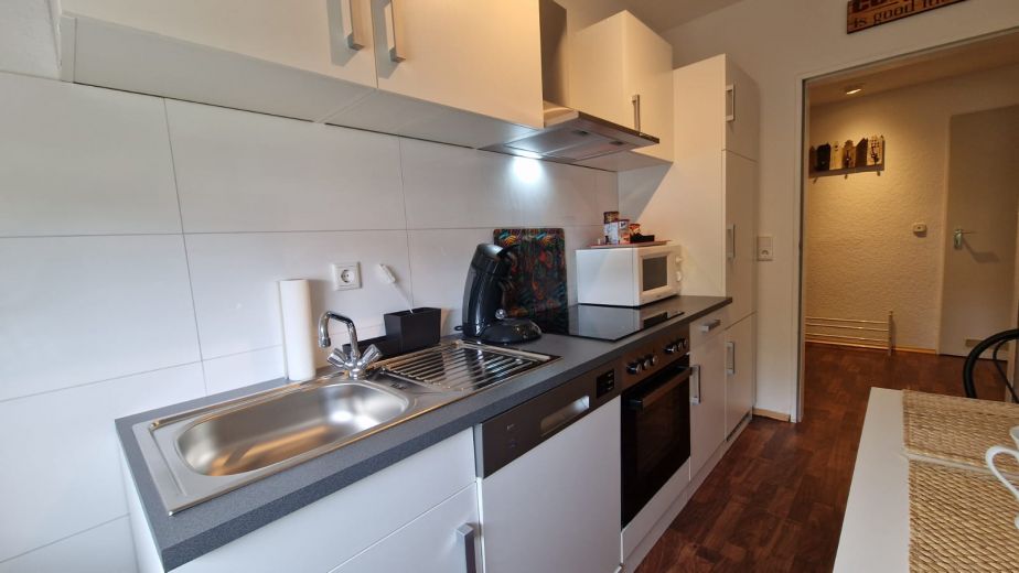 gemütliches 1,5 Zimmer-Apt. + KDB, 40qm,  möbliert, Vollausstatt., ruhige zentr. Lage,  Nähe Bus zur Uni  Haltestelle