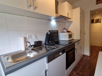 gemütliches 1,5 Zimmer-Apt. + KDB, 40qm,  möbliert, Vollausstatt., ruhige zentr. Lage,  Nähe Bus zur Uni  Haltestelle