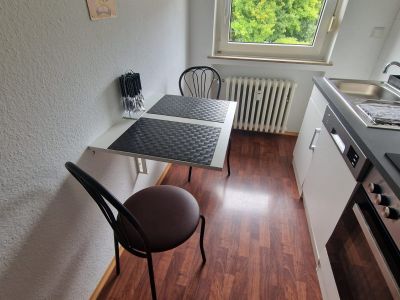 gemütliches 1,5 Zimmer-Apt. + KDB, 40qm,  möbliert, Vollausstatt., ruhige zentr. Lage,  Nähe Bus zur Uni  Haltestelle