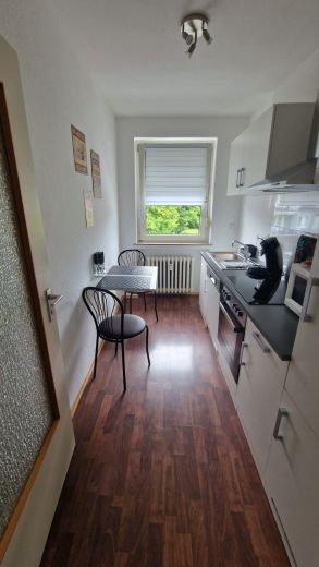 gemütliches 1,5 Zimmer-Apt. + KDB, 40qm,  möbliert, Vollausstatt., ruhige zentr. Lage,  Nähe Bus zur Uni  Haltestelle