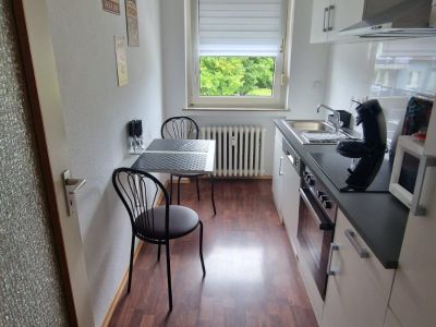 gemütliches 1,5 Zimmer-Apt. + KDB, 40qm,  möbliert, Vollausstatt., ruhige zentr. Lage,  Nähe Bus zur Uni  Haltestelle