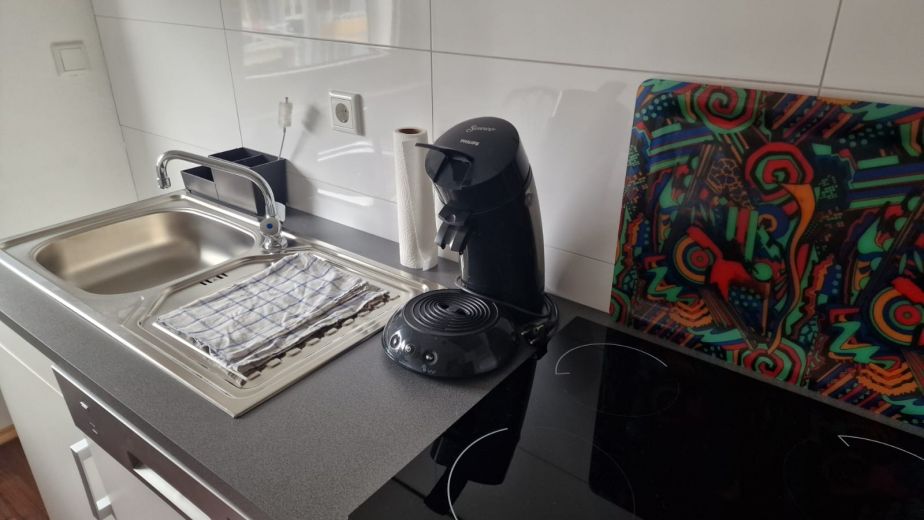 gemütliches 1,5 Zimmer-Apt. + KDB, 40qm,  möbliert, Vollausstatt., ruhige zentr. Lage,  Nähe Bus zur Uni  Haltestelle