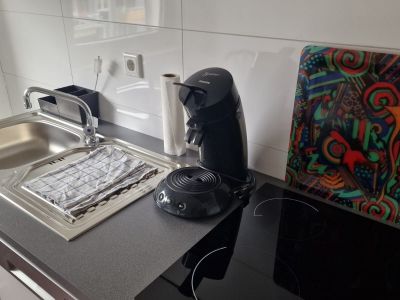 gemütliches 1,5 Zimmer-Apt. + KDB, 40qm,  möbliert, Vollausstatt., ruhige zentr. Lage,  Nähe Bus zur Uni  Haltestelle