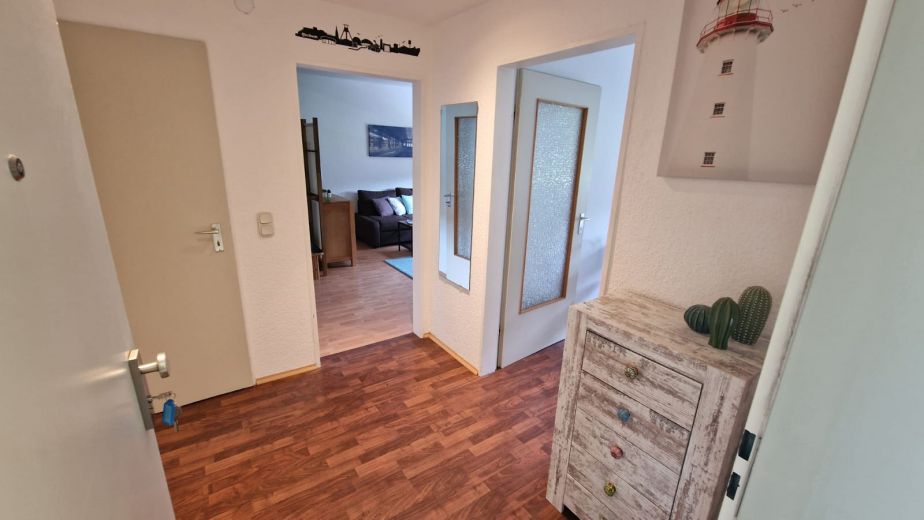gemütliches 1,5 Zimmer-Apt. + KDB, 40qm,  möbliert, Vollausstatt., ruhige zentr. Lage,  Nähe Bus zur Uni  Haltestelle