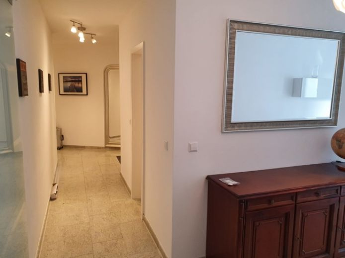 Luxuswohnung mit Balkon N&auml;he RWE/Evonik/Aalto!!