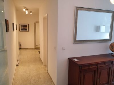 Luxuswohnung mit Balkon N&auml;he RWE/Evonik/Aalto!!