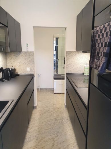 *** Luxus trifft Business direkt am RWE-Turm***