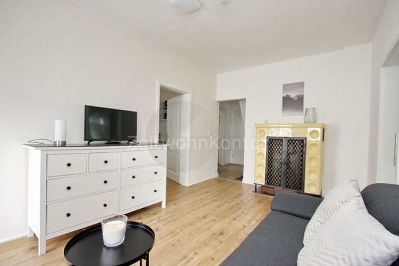 Hell und modern mit Balkon in ruhiger Wohnlage mit aktivem  Internet und guter Anbindung!