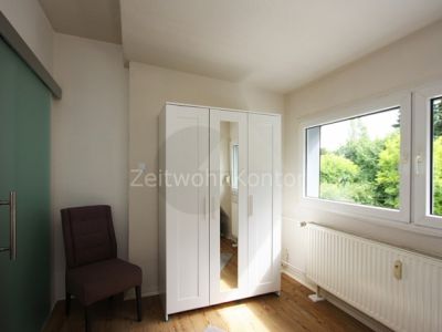Hell und modern mit Balkon in ruhiger Wohnlage mit aktivem  Internet und guter Anbindung!