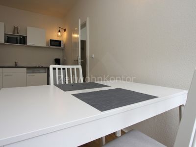 Hell und modern mit Balkon in ruhiger Wohnlage mit aktivem  Internet und guter Anbindung!