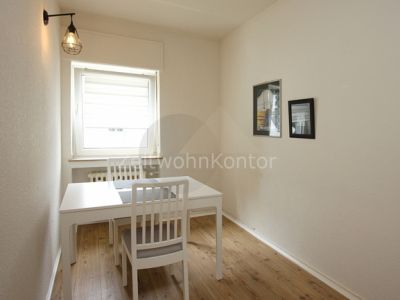 Hell und modern mit Balkon in ruhiger Wohnlage mit aktivem  Internet und guter Anbindung!