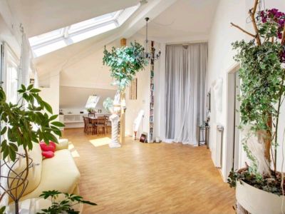 Außergewöhnliche, loftähnliche DG-Wohnung in Top-Lage