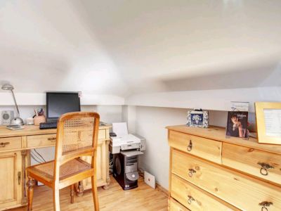 Außergewöhnliche, loftähnliche DG-Wohnung in Top-Lage