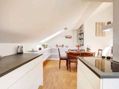 Außergewöhnliche, loftähnliche DG-Wohnung in Top-Lage