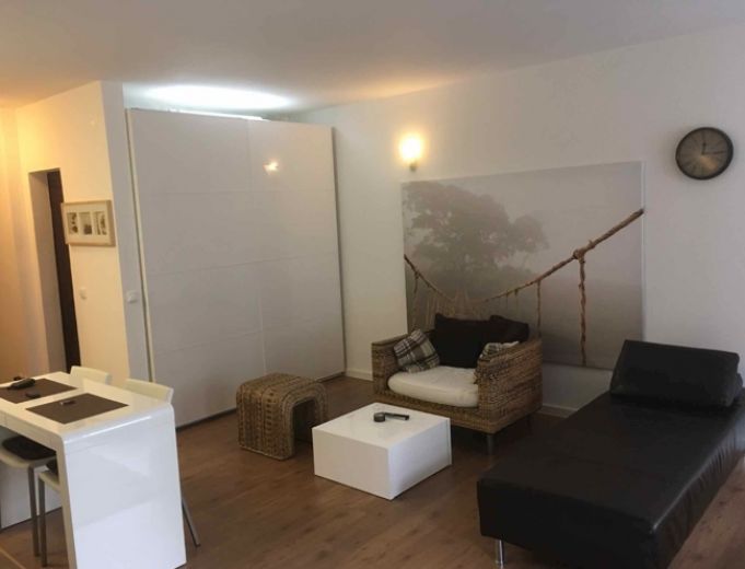 Schickes Business Apartment mit Balkon und Aufzug Nähe Stadtgarten/RWE/Evonik