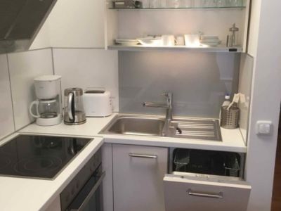 Schickes Business Apartment mit Balkon und Aufzug Nähe Stadtgarten/RWE/Evonik