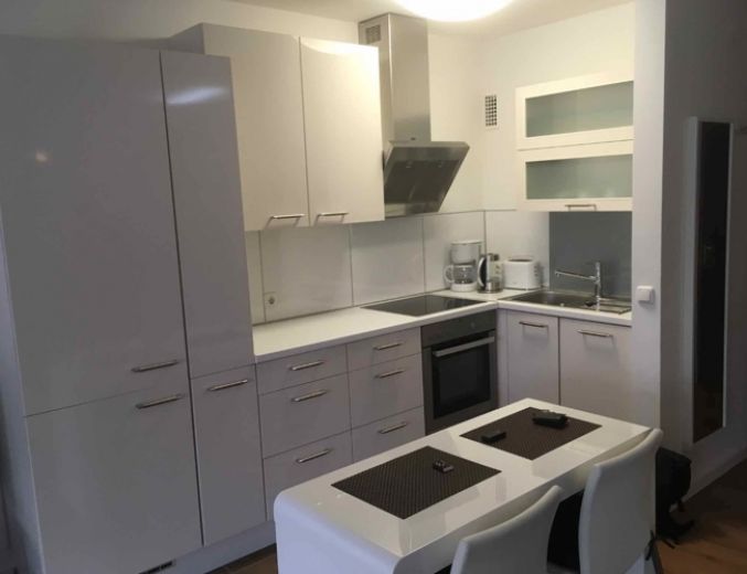 Schickes Business Apartment mit Balkon und Aufzug N&auml;he Stadtgarten/RWE/Evonik