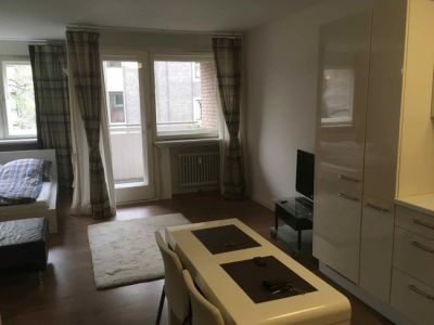 Schickes Business Apartment mit Balkon und Aufzug N&auml;he Stadtgarten/RWE/Evonik