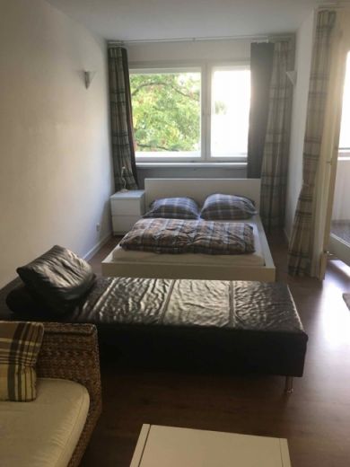 Schickes Business Apartment mit Balkon und Aufzug N&auml;he Stadtgarten/RWE/Evonik