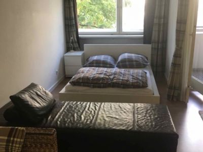 Schickes Business Apartment mit Balkon und Aufzug N&auml;he Stadtgarten/RWE/Evonik