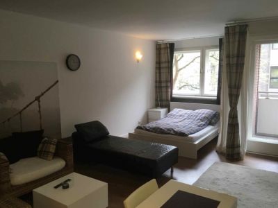 Schickes Business Apartment mit Balkon und Aufzug N&auml;he Stadtgarten/RWE/Evonik