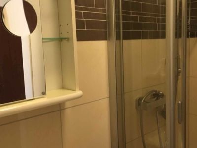 Schickes Business Apartment mit Balkon und Aufzug N&auml;he Stadtgarten/RWE/Evonik