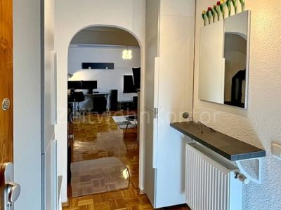 Schick modern, Balkon und WLAN, ruhige Lage, gute Anbindung!