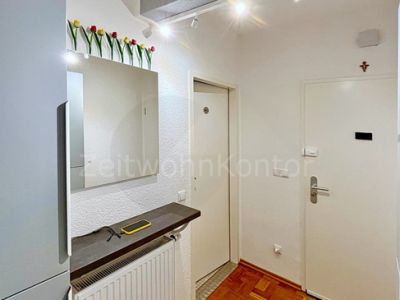 Schick modern, Balkon und WLAN, ruhige Lage, gute Anbindung!