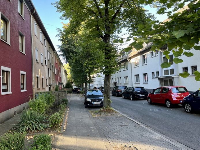 Schick modern, Balkon und WLAN, ruhige Lage, gute Anbindung!